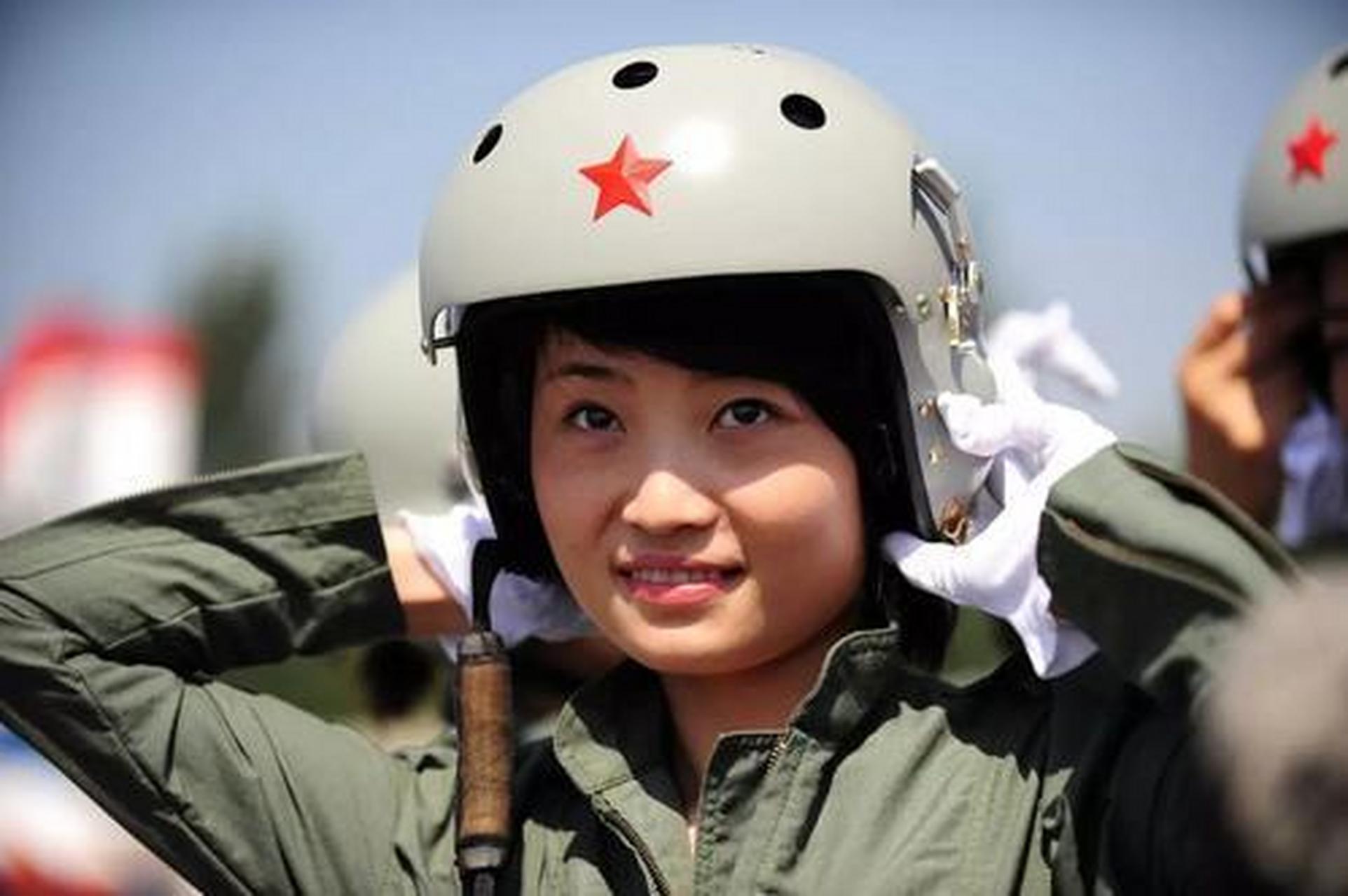 四川女飛行員余旭，英勇無畏的藍(lán)天使者，四川女飛行員余旭，藍(lán)天的英勇使者