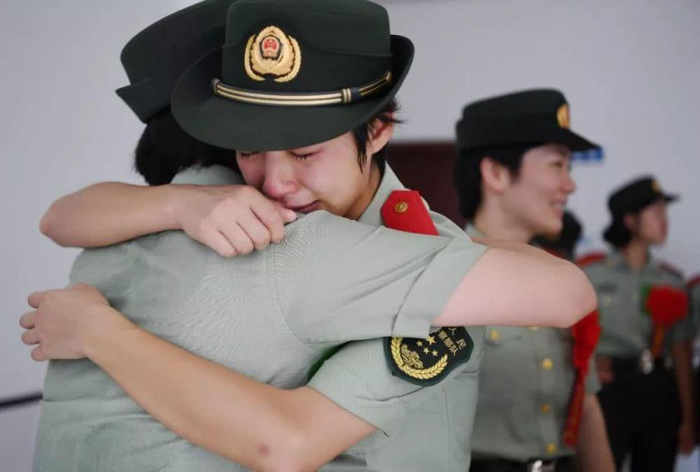 關(guān)于21式各軍種八一臂章的探討，關(guān)于各軍種八一臂章的探討，深入解析21式臂章特點(diǎn)