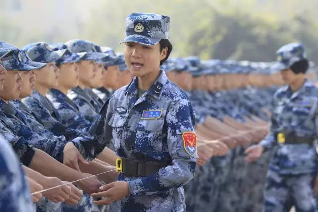 大學(xué)生女兵容易被錄取嗎？解析影響因素與機(jī)會(huì)平等，女大學(xué)生兵錄取機(jī)會(huì)解析，影響因素與平等權(quán)益探討