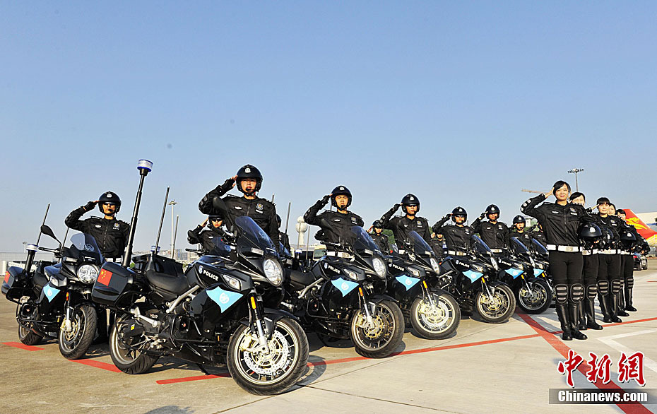國賓護衛(wèi)隊護衛(wèi)視頻，展現(xiàn)榮譽與力量的精彩瞬間，國賓護衛(wèi)隊榮譽與力量的精彩瞬間，護衛(wèi)視頻展現(xiàn)震撼力量