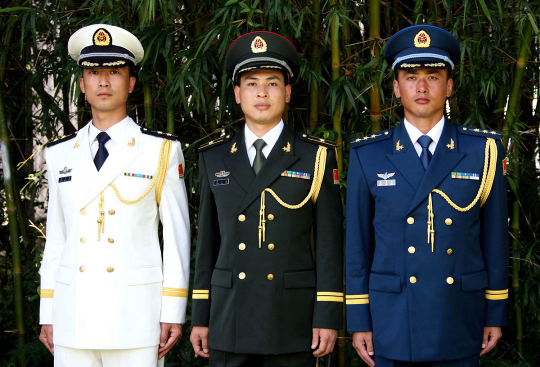 中國人民解放軍軍裝的演變與意義，中國人民解放軍軍裝演變及其意義探究