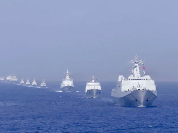 人民海軍成立70周年閱兵，輝煌成就與堅(jiān)定前行，人民海軍成立70周年閱兵，輝煌成就鑄就，堅(jiān)定前行展雄姿