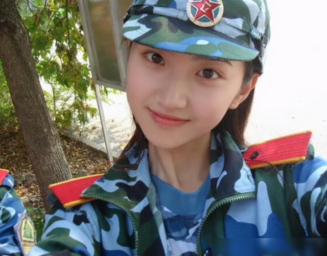 軍事直播間董嘉耀，一位軍事領(lǐng)域的佼佼者，董嘉耀，軍事領(lǐng)域的翹楚，深度解析軍事直播間