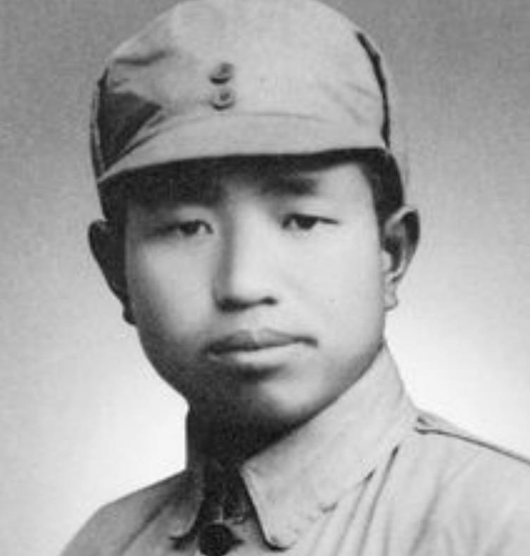 當兵時戀愛關系是否需要上報——關于女友身份的思考，關于女友身份的戀愛關系是否需要上報，軍人戀愛中的上報問題探討