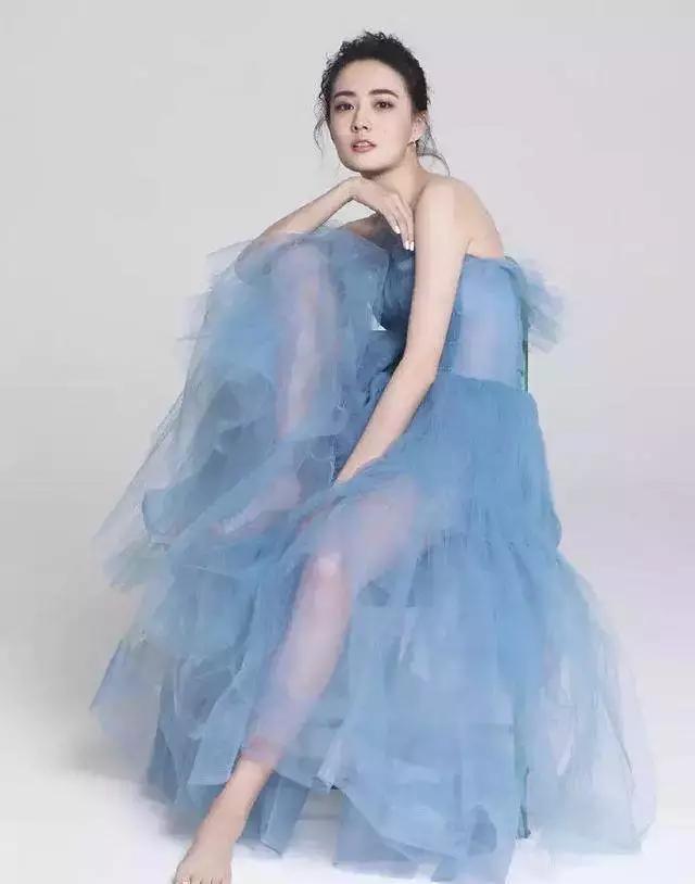 探究90后女明星的世界，璀璨星辰的她們都有哪些獨特魅力？，璀璨星辰下的90后女明星，獨特魅力大揭秘！