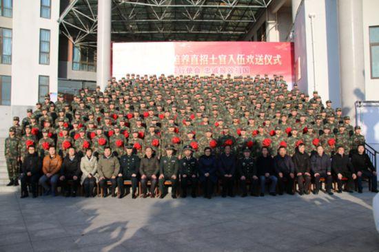 揭秘直招士官背后的挑戰(zhàn)與風(fēng)險，為何不建議選擇直招士官之路？，揭秘直招士官背后的挑戰(zhàn)與風(fēng)險，選擇直招士官需謹慎考慮的風(fēng)險因素分析