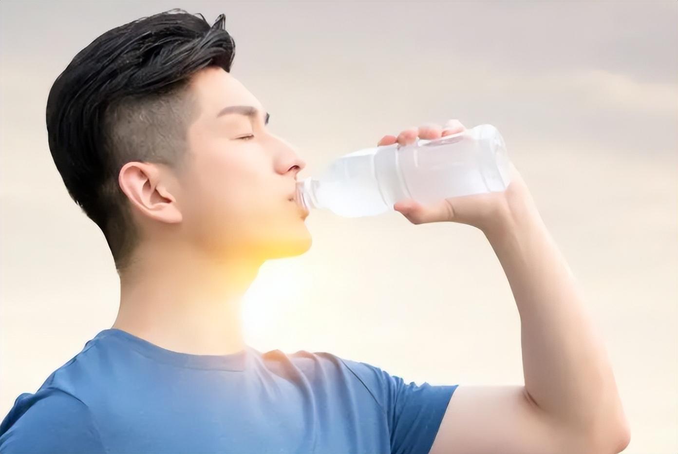 最簡單的醒酒方法——讓你迅速恢復(fù)清醒，最簡單的醒酒方法，迅速恢復(fù)清醒的秘訣