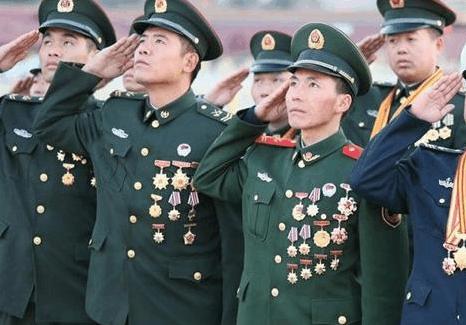 軍士長(zhǎng)是什么級(jí)別？深入了解軍士長(zhǎng)的職責(zé)與地位，軍士長(zhǎng)的職責(zé)與地位，揭秘軍士長(zhǎng)的級(jí)別與角色