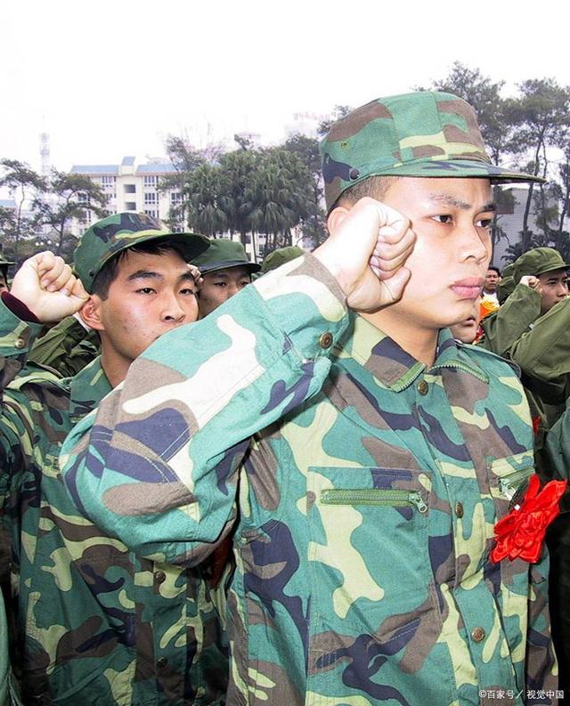 為什么大二當(dāng)兵最劃算？探索大學(xué)生入伍的最佳時機，大二入伍，探索大學(xué)生最佳入伍時機的原因與優(yōu)勢分析