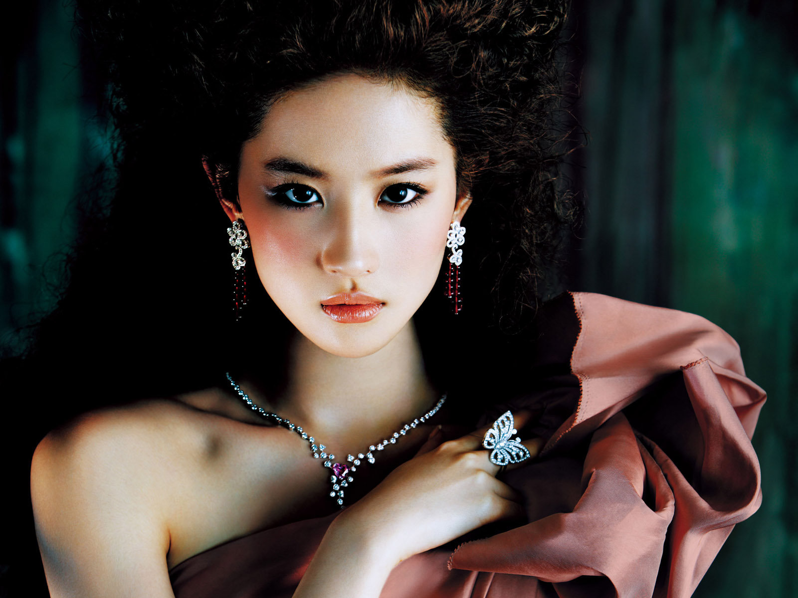 揭秘劉亦菲原名背后的故事，揭秘劉亦菲原名背后的故事與真相