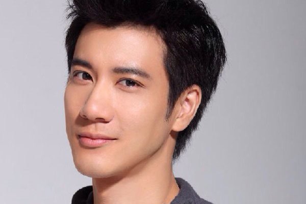 鄭伊健個(gè)人資料簡(jiǎn)介圖片，鄭伊健個(gè)人資料簡(jiǎn)介及圖片