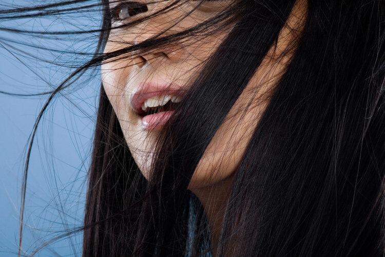 白頭發(fā)怎么根治變黑發(fā)，全面解析白發(fā)成因與有效解決方案，白頭發(fā)轉(zhuǎn)黑發(fā)，全面解析成因及有效解決方案