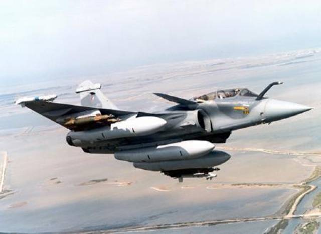 殲-10D已定型，深度解析新一代戰(zhàn)斗機(jī)性能與技術(shù)特點(diǎn)，殲-10D新一代戰(zhàn)斗機(jī)性能與技術(shù)特點(diǎn)深度解析