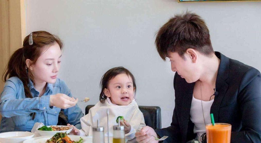 李小璐和萬萬個人資料，揭秘兩位明星的獨特魅力與成長歷程，李小璐與萬萬明星成長揭秘，獨特魅力與個人資料全解析