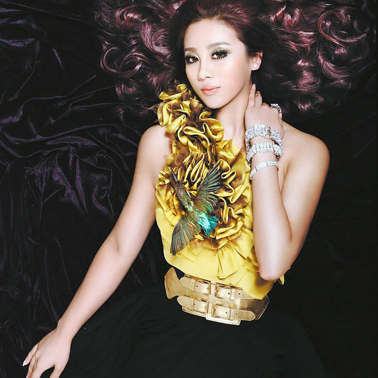 張冬玲圖片和個(gè)人資料，探索一位引人注目的公眾人物的風(fēng)采，張冬玲，魅力風(fēng)采的公眾人物圖片與個(gè)人資料探索