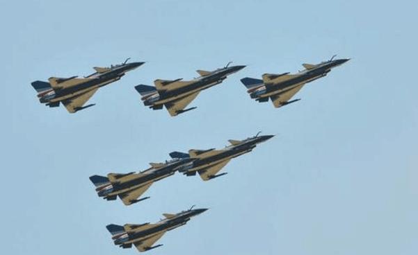 中國空軍飛機(jī)數(shù)量概覽，中國空軍飛機(jī)數(shù)量概覽，揭秘現(xiàn)役戰(zhàn)機(jī)規(guī)模與實力