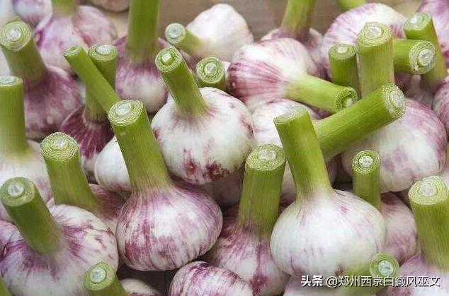 白點(diǎn)癲風(fēng)患者飲食禁忌指南，不能吃的食物有哪些？，白點(diǎn)癲風(fēng)患者飲食禁忌指南，這些食物需避免！