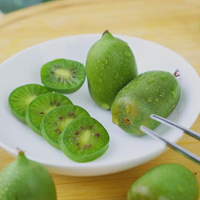 探索維生素C的寶庫，富含水果的維生素C清單，探索維生素C寶庫，水果清單，富含維C的果實盛宴