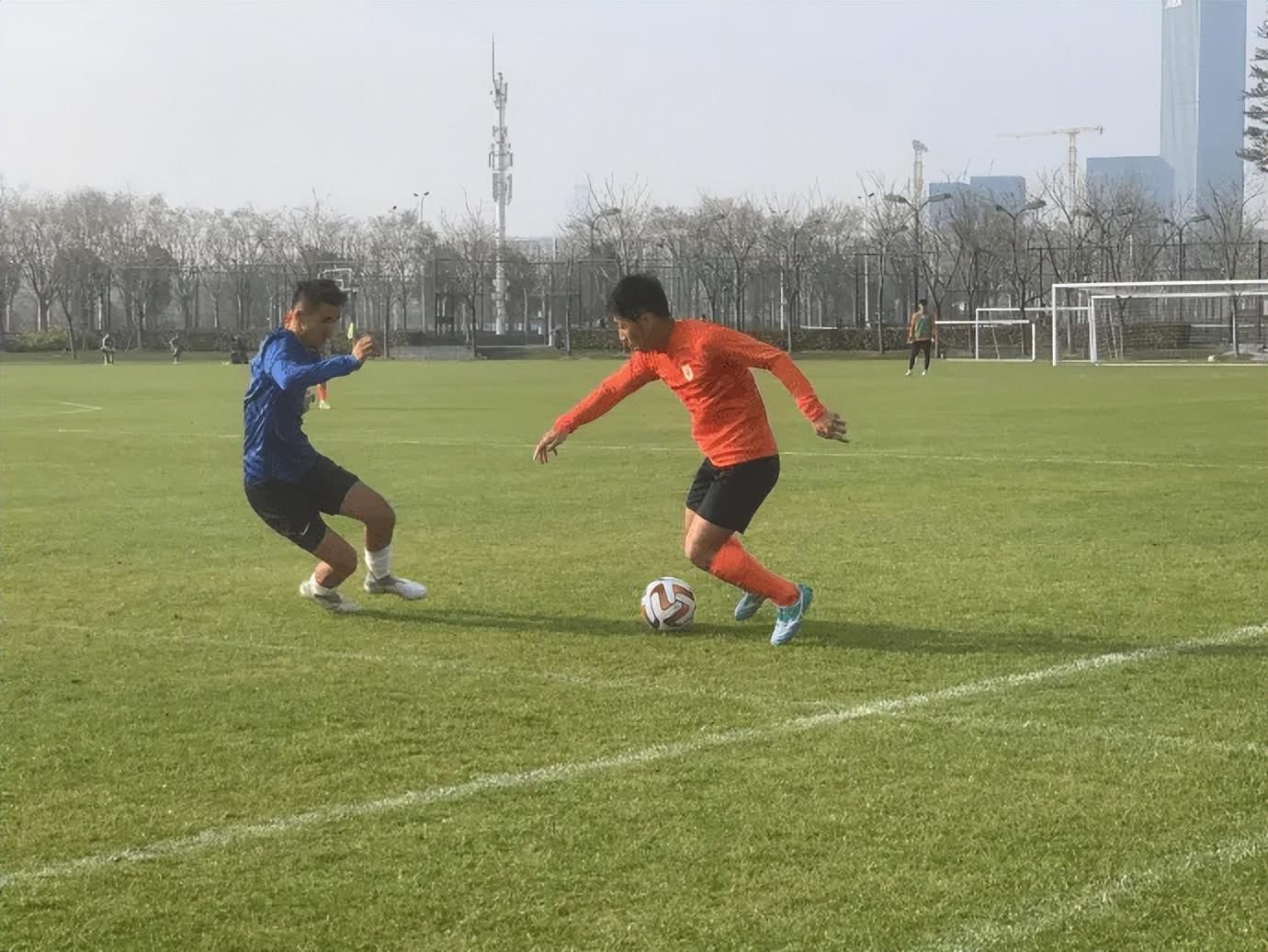 山東泰山與深圳隊(duì)，一場(chǎng)激烈對(duì)決的全方位解讀，山東泰山與深圳隊(duì)對(duì)決全方位解析，一場(chǎng)激烈對(duì)決的深入剖析