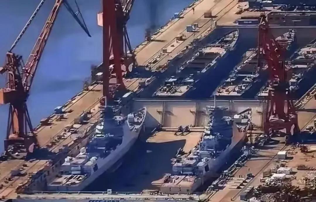 揭秘，探究052D與055型號(hào)之間的差異與特點(diǎn)，揭秘，探究052D與055型號(hào)軍艦的差異與獨(dú)特特點(diǎn)