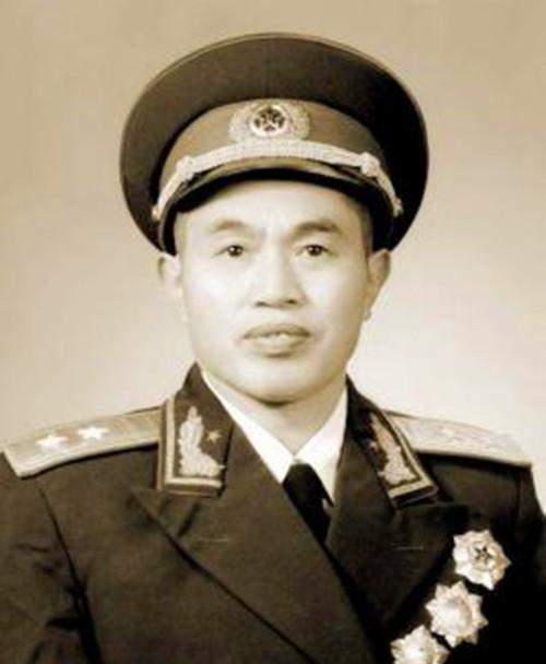 揭秘歷任陸軍司令員，傳承與創(chuàng)新的征程，揭秘陸軍司令員傳承與創(chuàng)新的征程，歷任將領(lǐng)揭秘歷程與變革