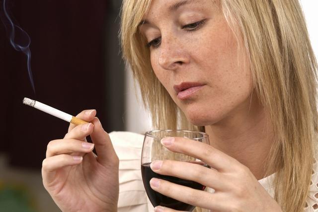 女性雌激素高的表現(xiàn)及其影響，女性雌激素高的癥狀與影響概述