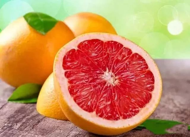 哺乳期必吃的12種水果，營(yíng)養(yǎng)助力，母嬰健康的關(guān)鍵，哺乳期必吃的水果TOP 12，營(yíng)養(yǎng)助力母嬰健康