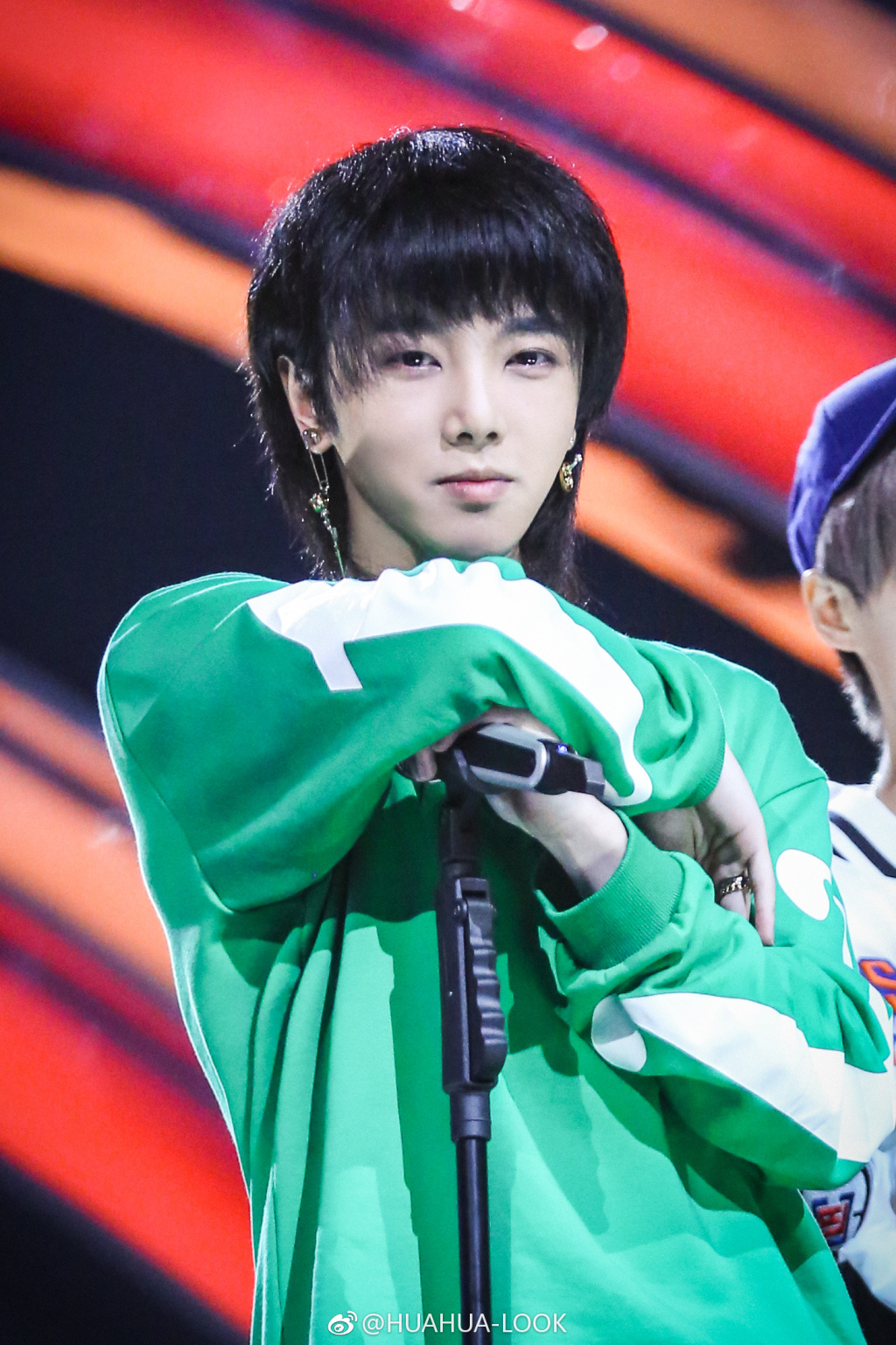 華晨宇個人資料介紹及圖片展示，華晨宇個人資料介紹與圖片展示集