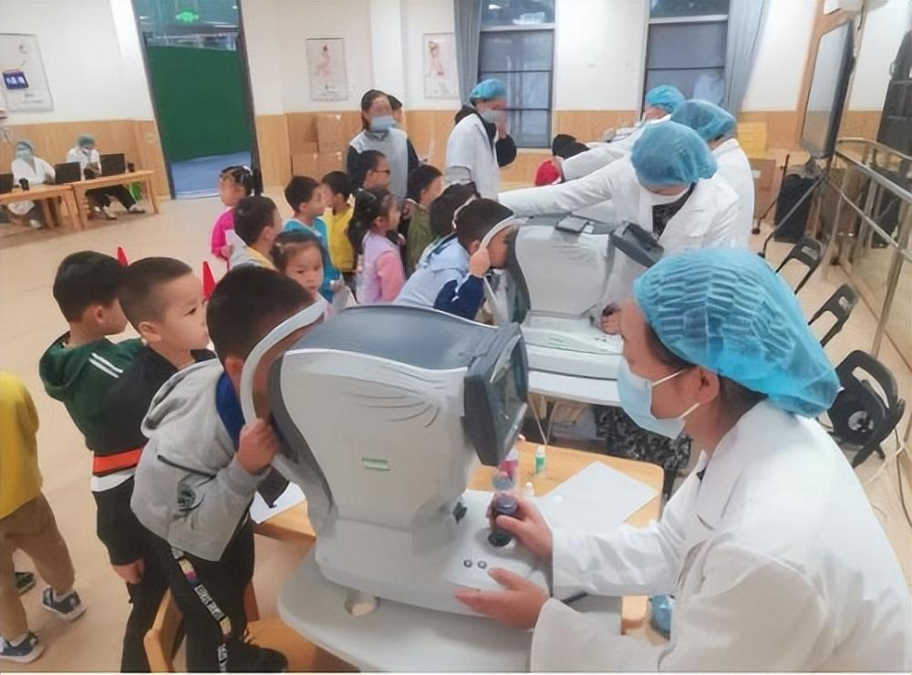 近視手術(shù)價(jià)格一覽表 2022，全面解析手術(shù)費(fèi)用及影響因素，2022近視手術(shù)價(jià)格一覽表，全面解析手術(shù)費(fèi)用及其影響因素