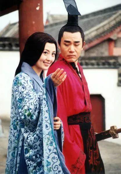 楊童舒?zhèn)€人資料、圖片及丈夫揭秘，楊童舒?zhèn)€人檔案曝光，圖片及神秘丈夫揭秘