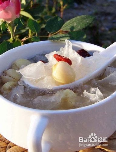 銀耳蓮子湯，傳統(tǒng)美味湯品的做法與養(yǎng)生秘訣，銀耳蓮子湯，傳統(tǒng)美味與養(yǎng)生之道的完美結(jié)合