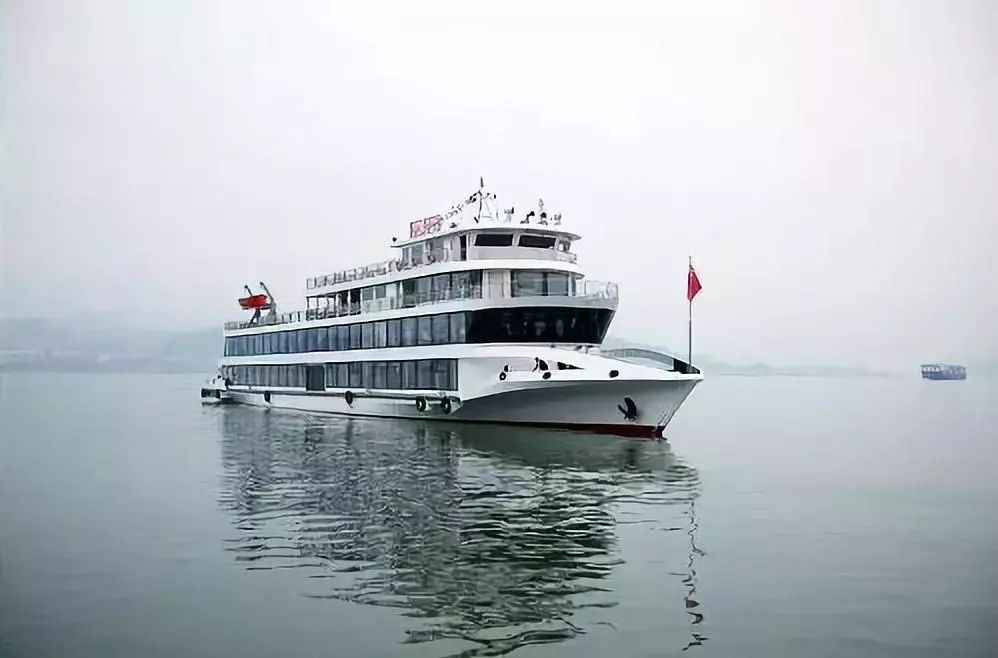 游輪游三峽，探索壯麗峽谷的絕佳方式，游輪探秘壯麗三峽，峽谷之旅的最佳體驗