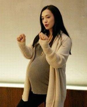 中國素顏?zhàn)蠲琅餍桥判?，美麗無需修飾的自然魅力，中國素顏?zhàn)蠲琅餍桥判邪?，自然魅力無需修飾