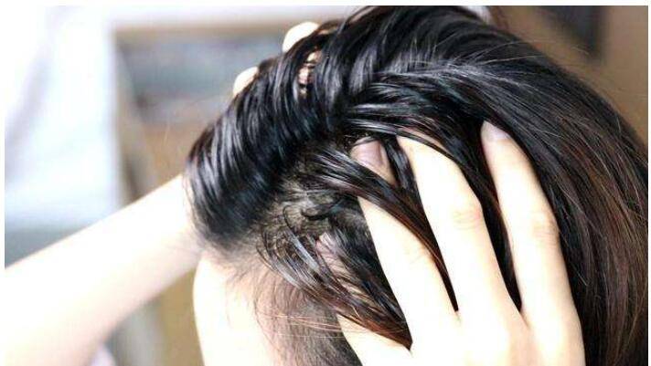 油性頭發(fā)去油小竅門，輕松告別油膩，煥發(fā)清爽光彩，油性頭發(fā)去油小竅門，告別油膩，煥發(fā)清爽光彩秘籍