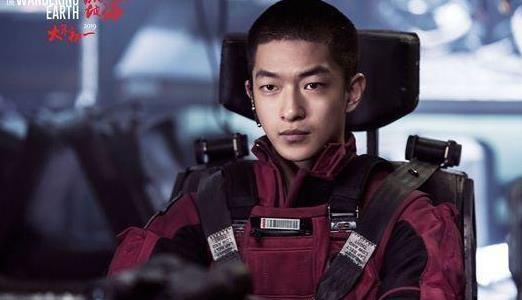 流浪地球演員表解析，聚焦屈楚蕭的出色表現(xiàn)，流浪地球演員解析，屈楚蕭出色表現(xiàn)引關(guān)注