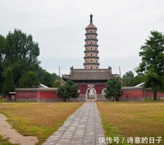 云南十大名勝古跡，歷史與自然交相輝映的瑰麗畫卷，云南，歷史與自然交相輝映的十大名勝古跡瑰麗畫卷