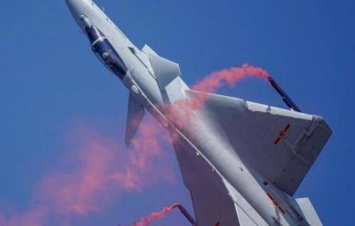 殲-20女飛行員英勇犧牲，彰顯空軍精神之光輝，殲-20女飛行員英勇犧牲，空軍精神光輝閃耀天際