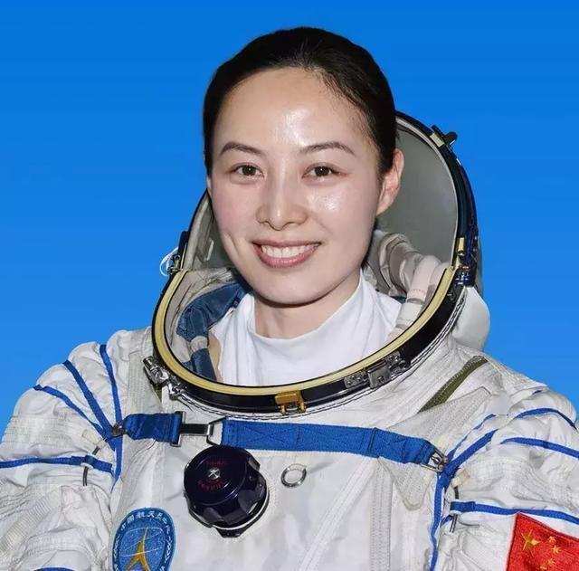 中國三位杰出女航天員簡介，中國三位杰出女航天員的簡介