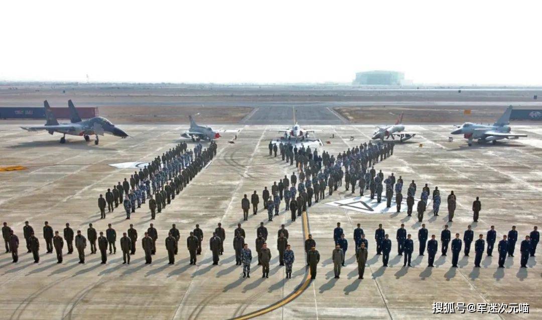 殲11B與殲10C，究竟哪個更厲害？，殲11B與殲10C性能對比，哪個更出眾？